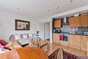 Broadfields Broadhurst Gardens